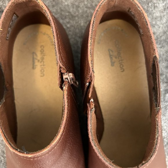 *Clarks Leather Bootie* - Picture 8 of 9